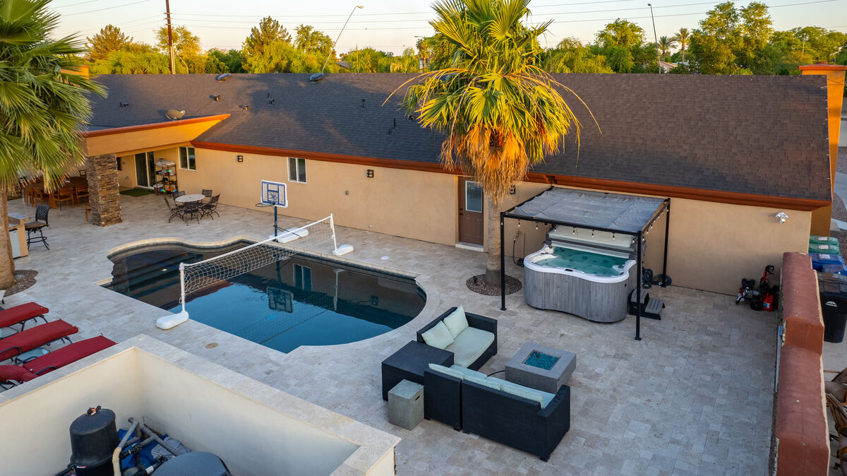 Mesa home HDR exterior driveway